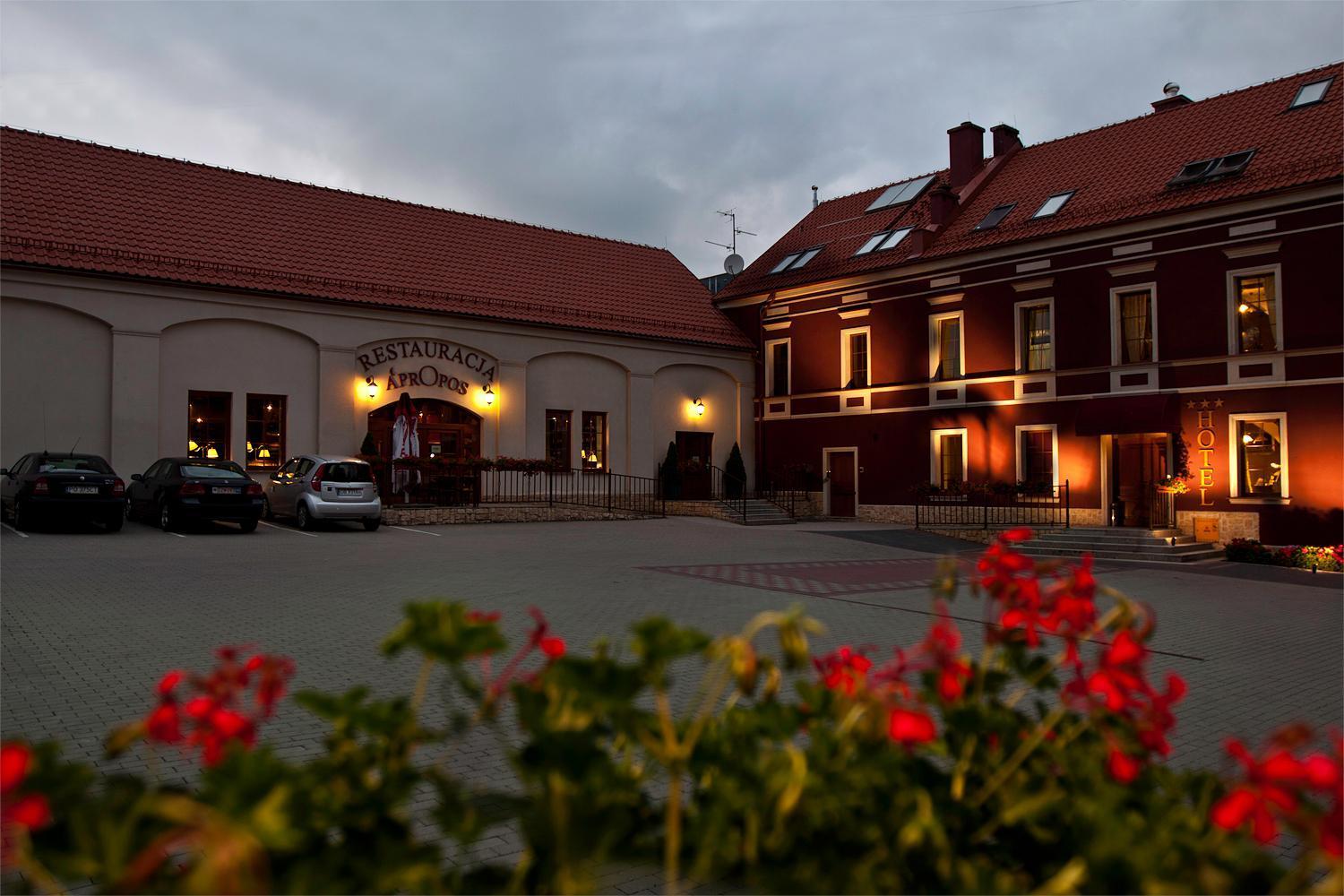 A' Propos Hotel, Restauracja, Club Walbrzych Luaran gambar