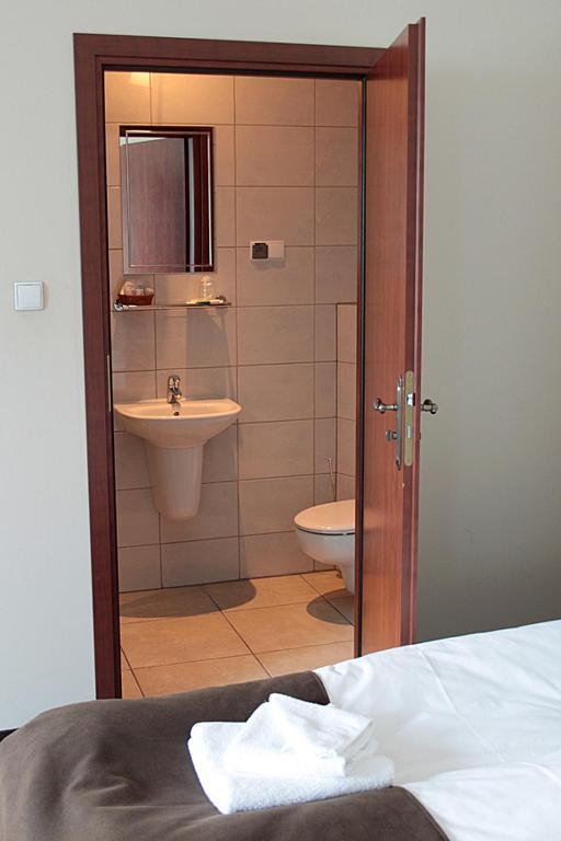 A' Propos Hotel, Restauracja, Club Walbrzych Bilik gambar